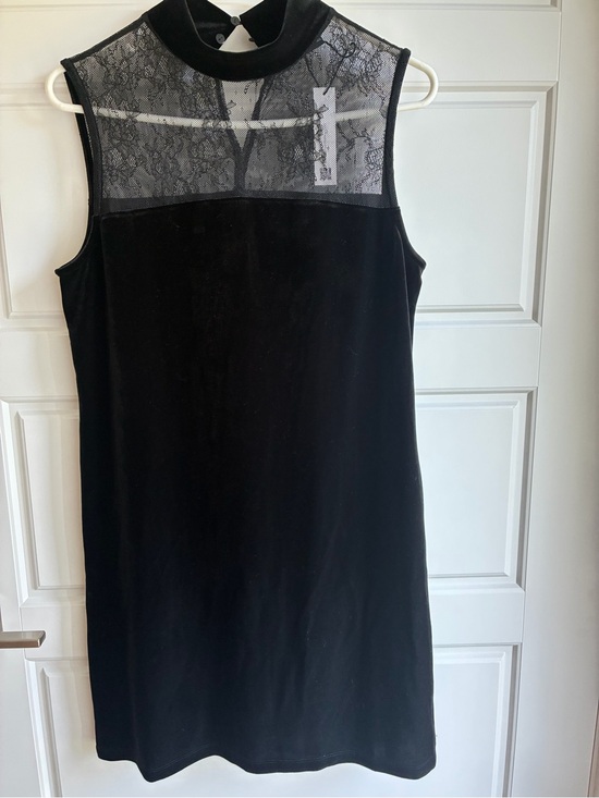 Sanctuary Dresses & Skirts - Sanctuary Black Lace Yoke Sleeveless velvet Dress